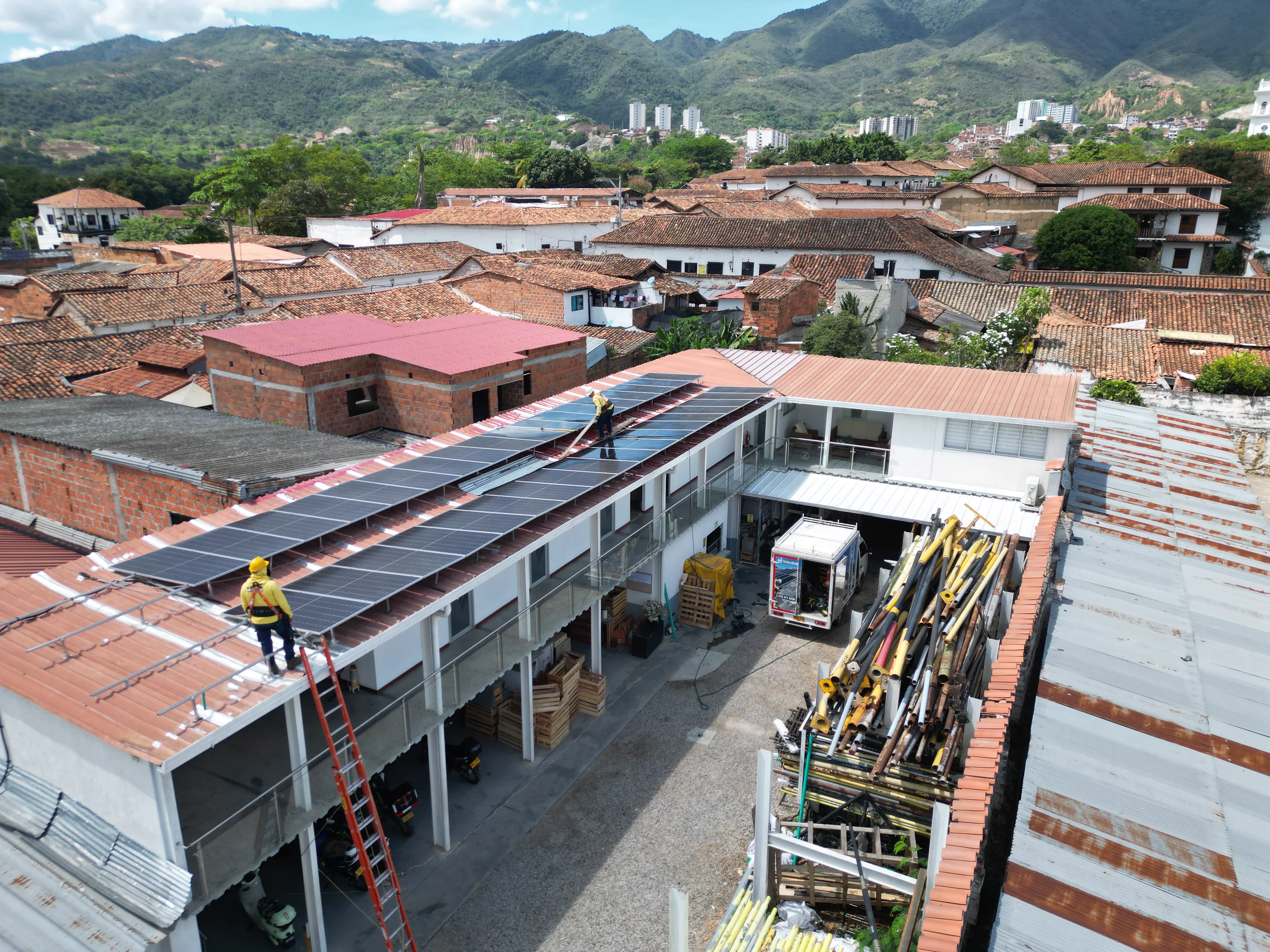 Iluminación San Juan de Girón — instalación de paneles solares, foto 3